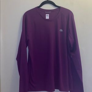 The north face women’s long sleeve vapor wick xL